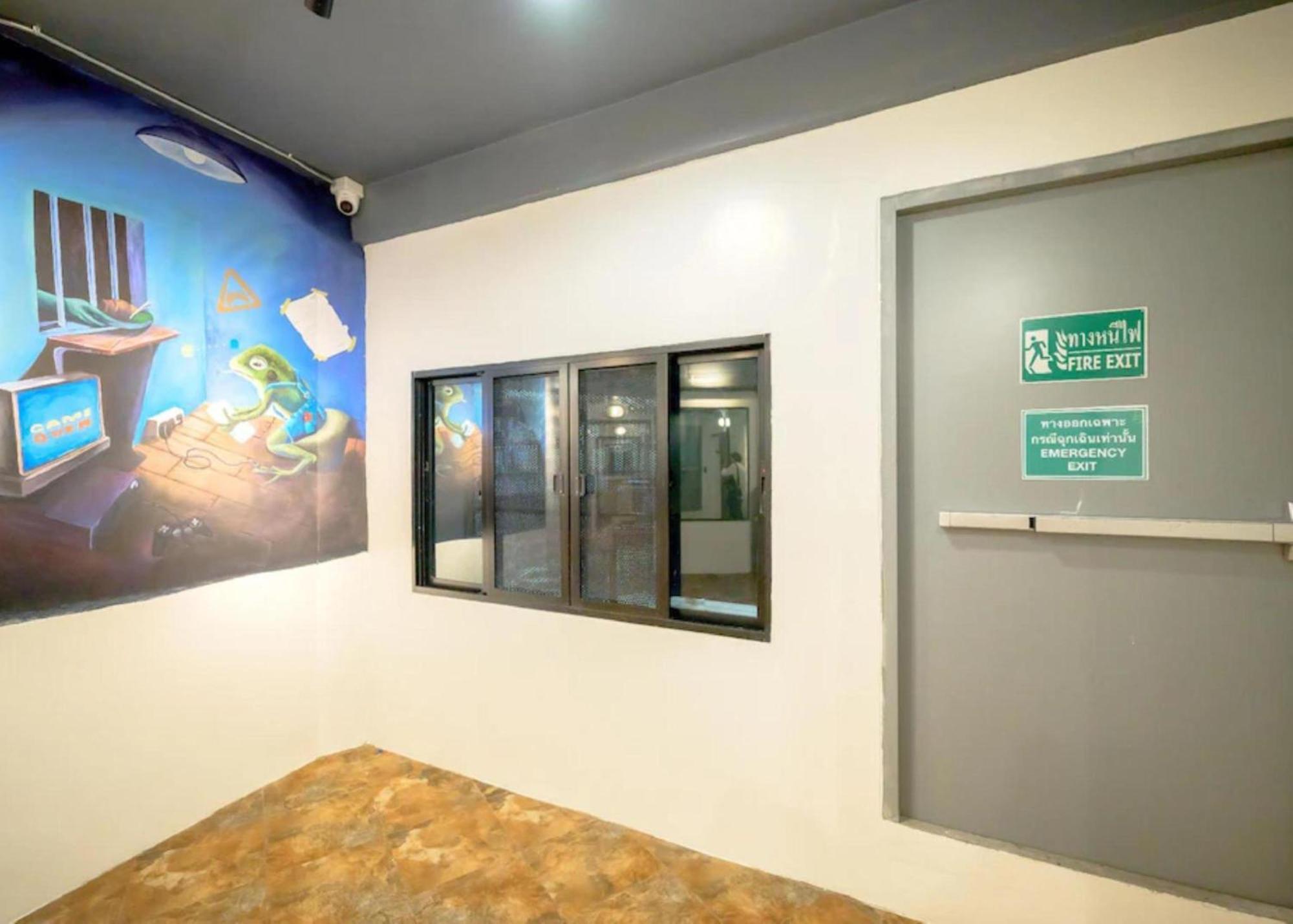 Episode 11 Hostel Sukhumvit Bangkok Exterior photo