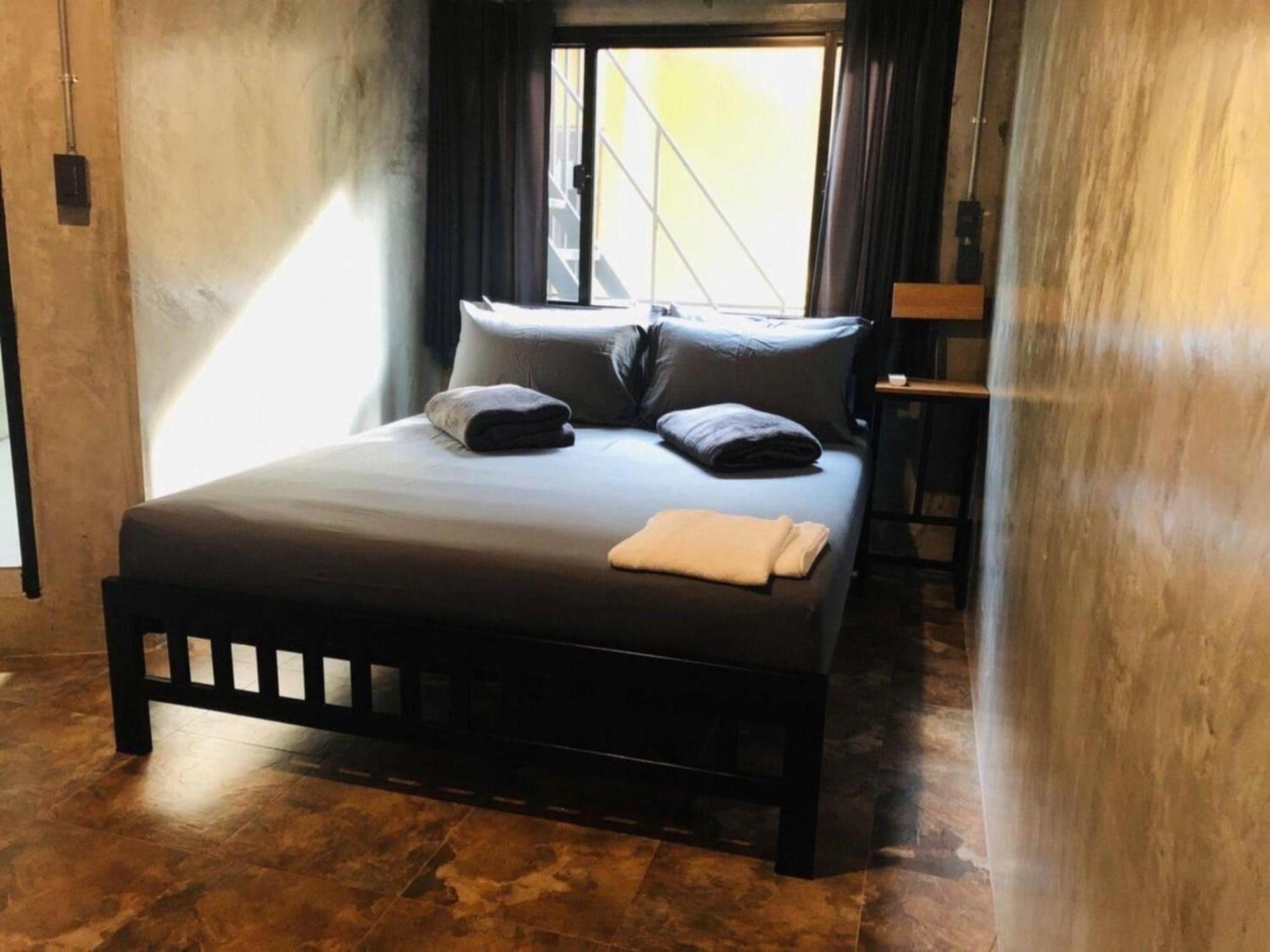 Episode 11 Hostel Sukhumvit Bangkok Exterior photo