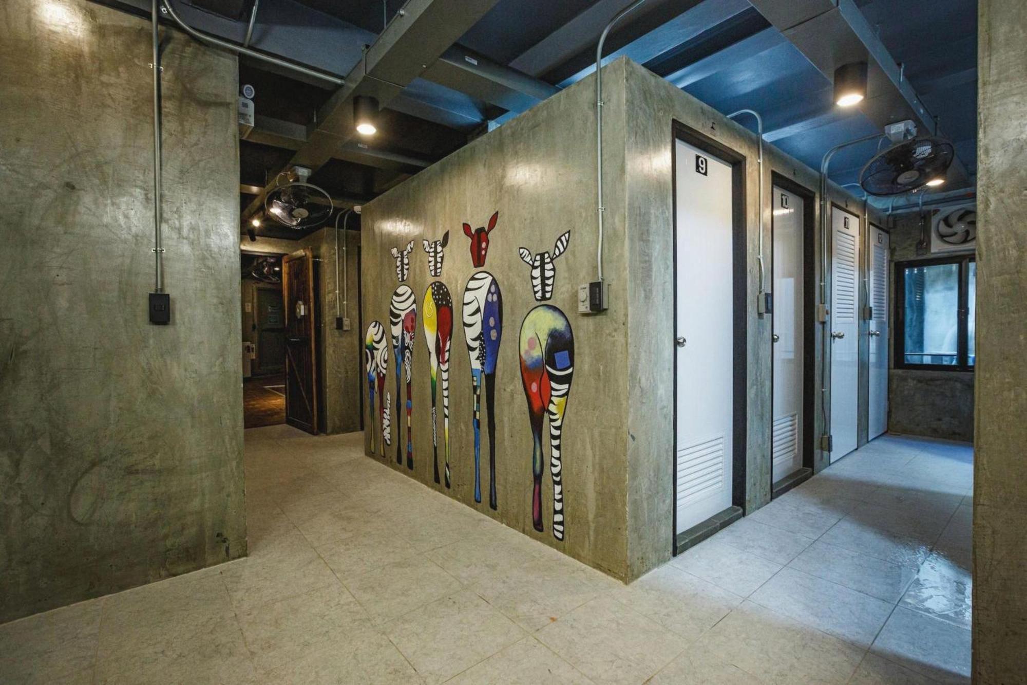 Episode 11 Hostel Sukhumvit Bangkok Exterior photo