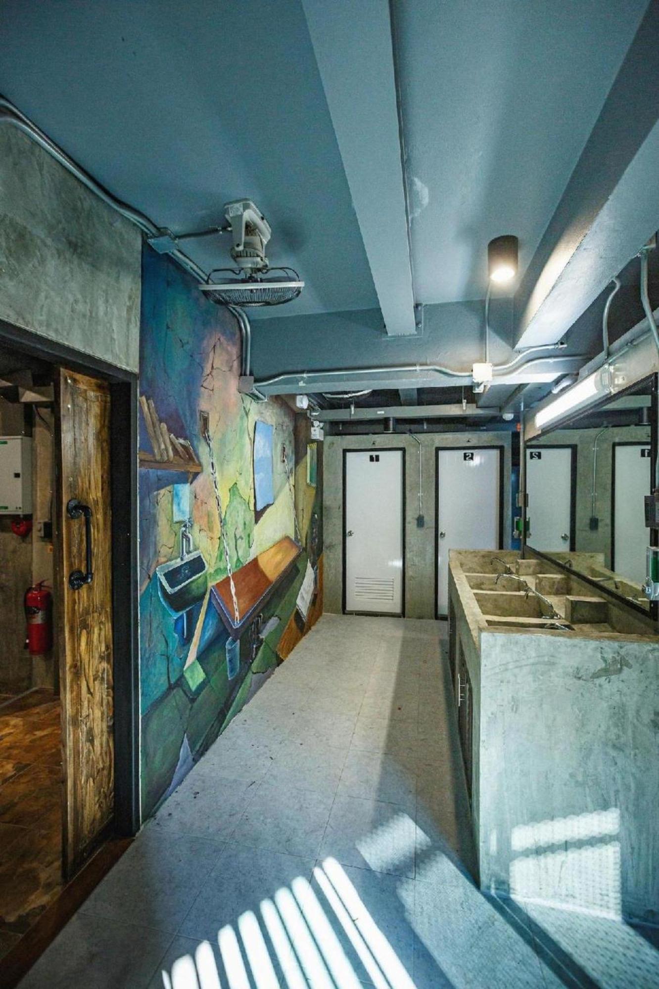 Episode 11 Hostel Sukhumvit Bangkok Exterior photo