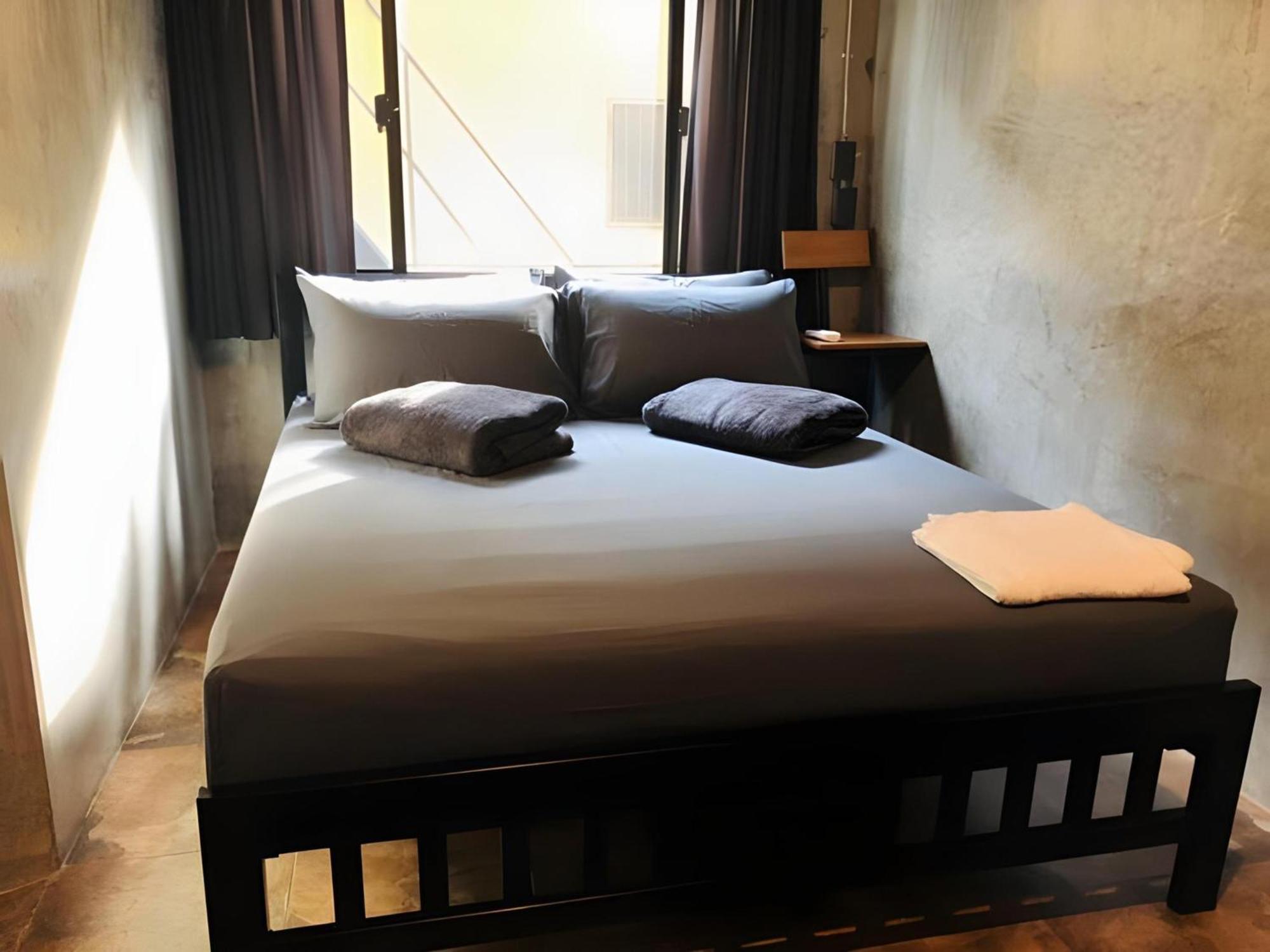 Episode 11 Hostel Sukhumvit Bangkok Exterior photo
