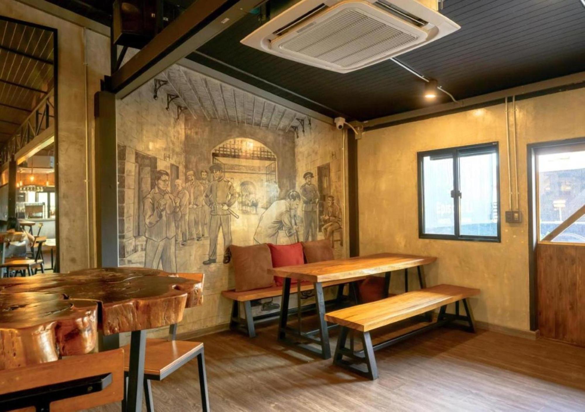 Episode 11 Hostel Sukhumvit Bangkok Exterior photo